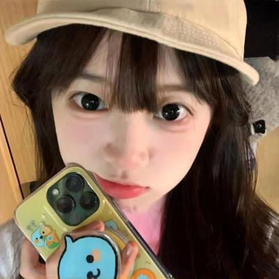 品牌活动现场实拍：当红小花机场牵手女助理，后援会发声明